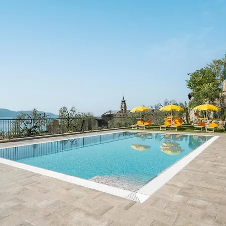 Dany Con Cucina Vista Piscina E Parcheggio Apartmanhotel 3*