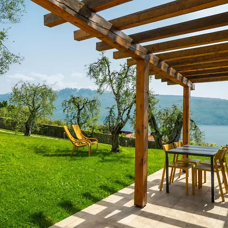 Apartmanhotel Dany Con Cucina Vista Piscina E Parcheggio Gargnano