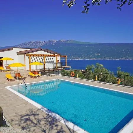 Dany Con Cucina Vista Piscina E Parcheggio 4* Gargnano