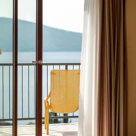 Aparthotel Dany Con Cucina Vista Piscina E Parcheggio 4*