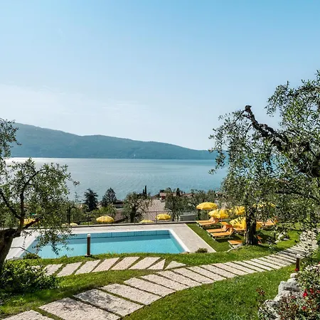 Dany Con Cucina Vista Piscina E Parcheggio Aparthotel Gargnano
