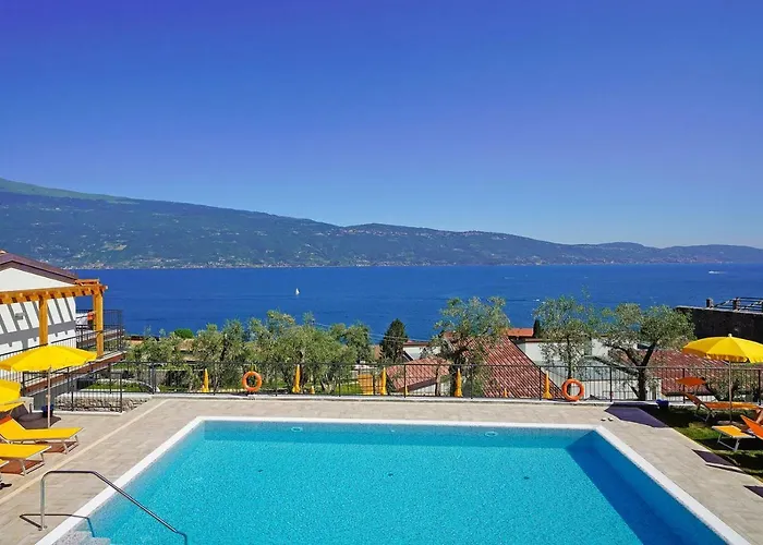 Apartmanhotel Dany Con Cucina Vista Piscina E Parcheggio 4*